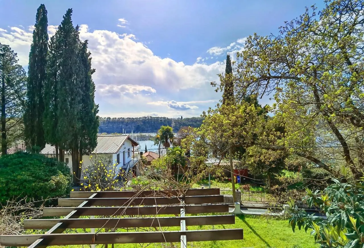 Villa Nada: Beachside Oasis with Sauna and Hot Tubs Omisalj Croatia