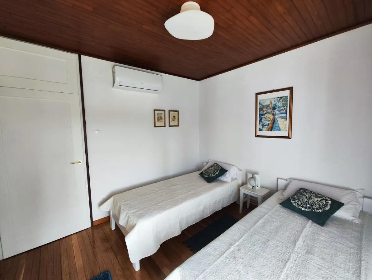 Villa Nada: Beachside Oasis with Sauna and Hot Tubs Omisalj