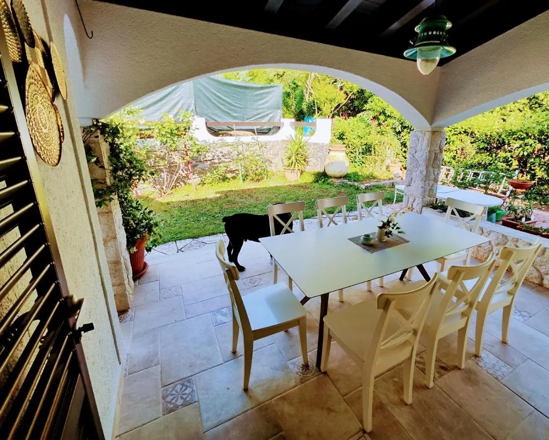 Villa Nada: Beachside Oasis with Sauna and Hot Tubs Omisalj