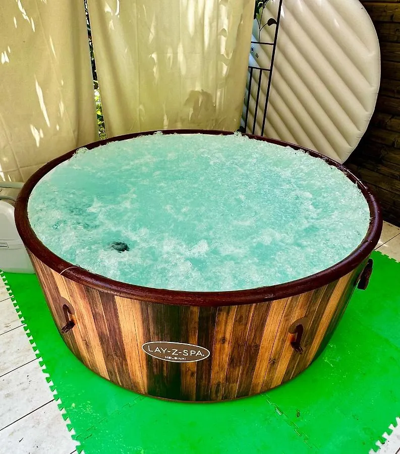 Villa Nada: Beachside Oasis with Sauna and Hot Tubs Omisalj