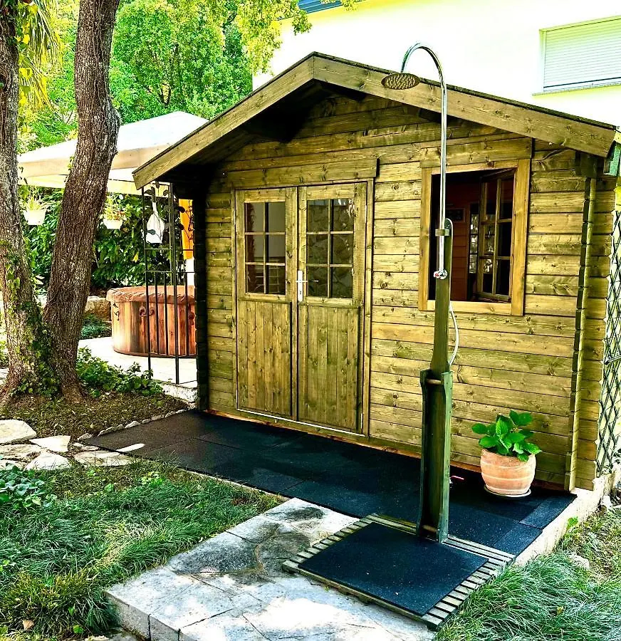 Villa Nada: Beachside Oasis with Sauna and Hot Tubs Omisalj
