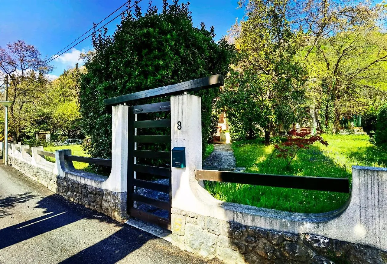 Villa Nada: Beachside Oasis with Sauna and Hot Tubs Omisalj