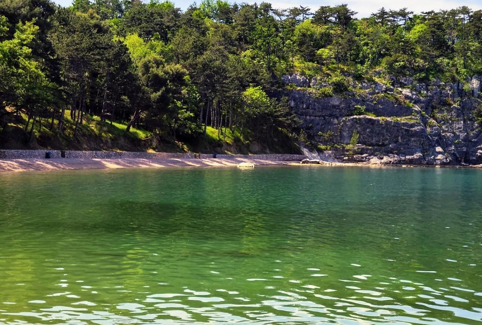 Villa Nada: Beachside Oasis with Sauna and Hot Tubs Omisalj